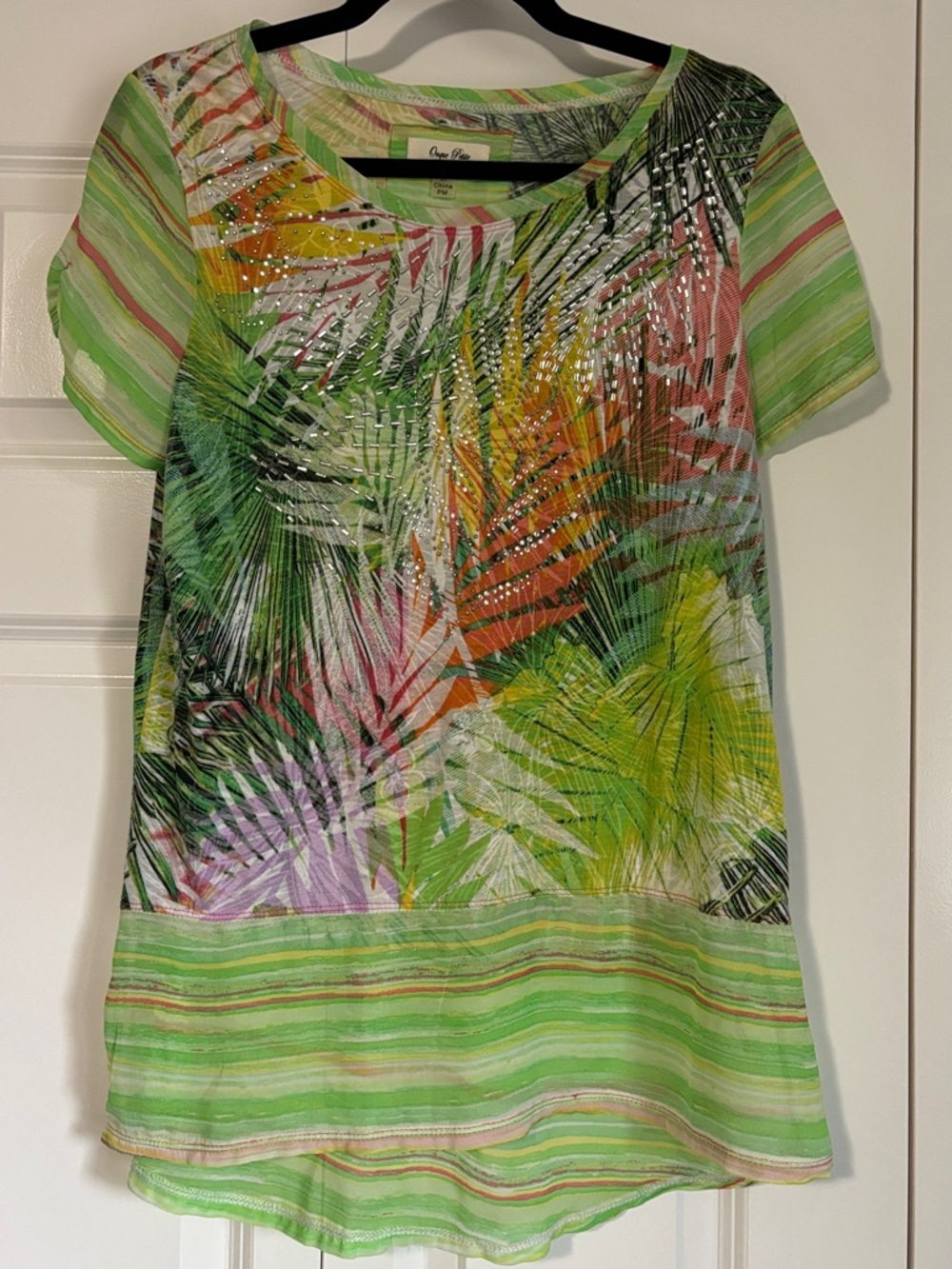 Onque Casuals Green Tropical Beaded Palm Print Short Sleeve Tee
